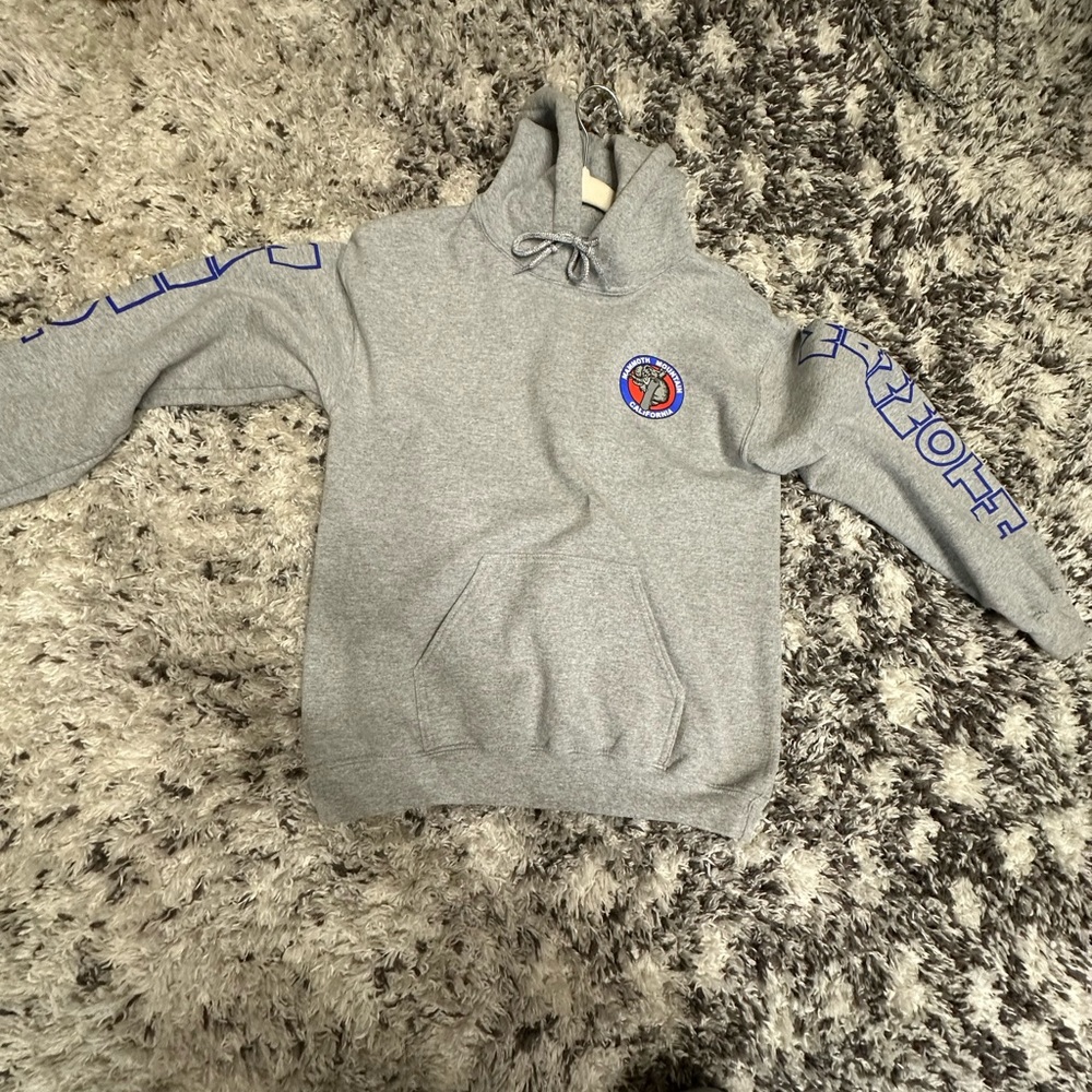 New mammoth hoodie small